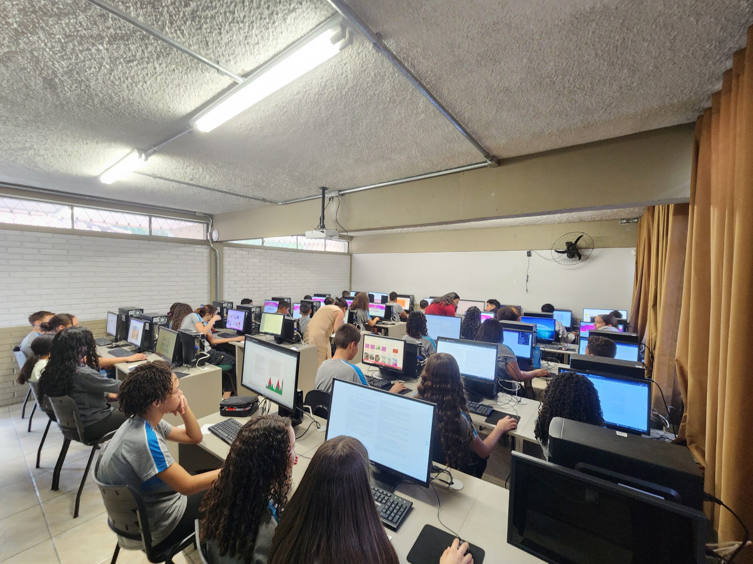 Referencial Curricular de Computação na Educação Básica em Minas Gerais